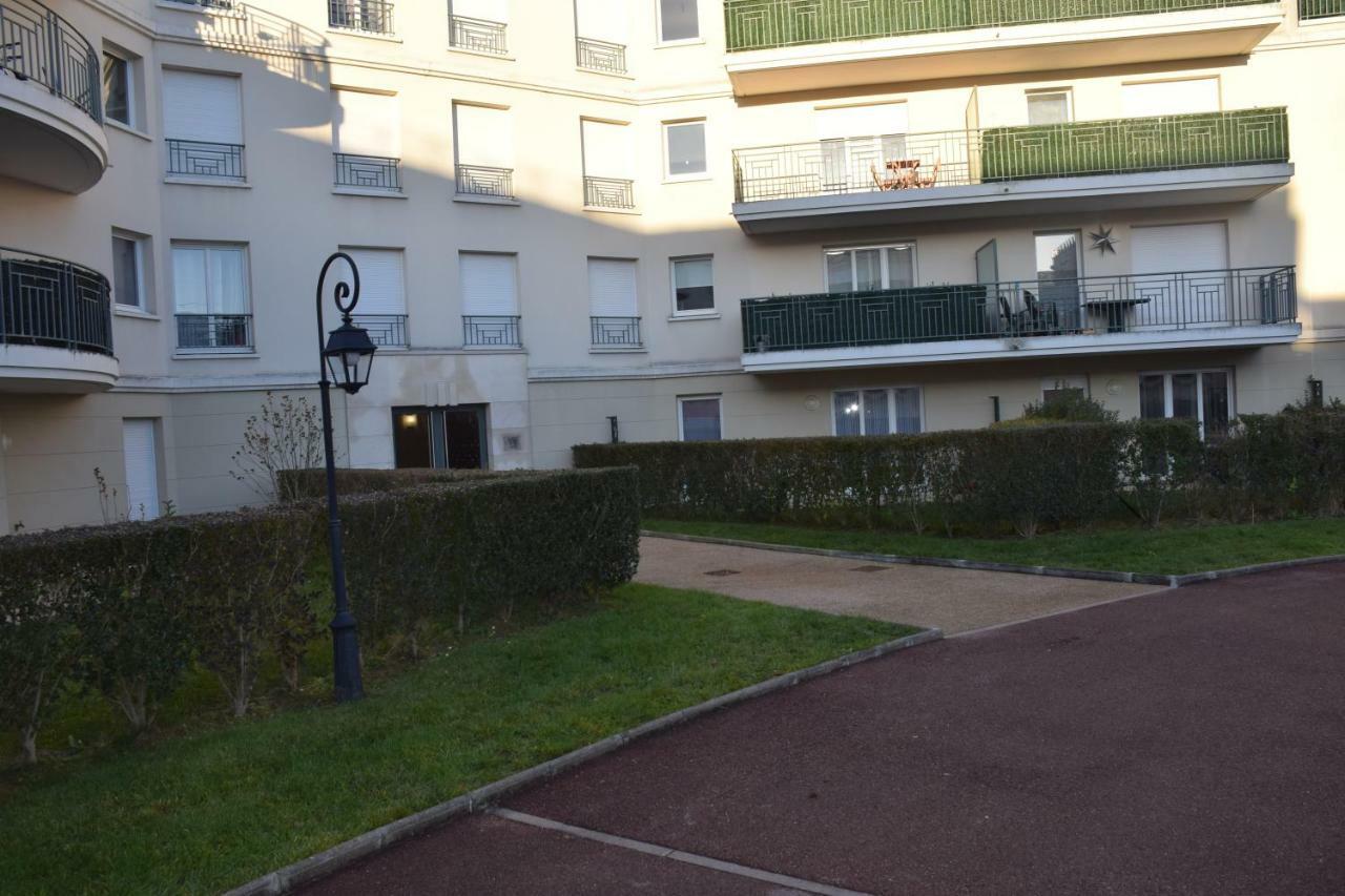 Appartement Avec Rez De Jardin A Disneyland Монтеврен Экстерьер фото