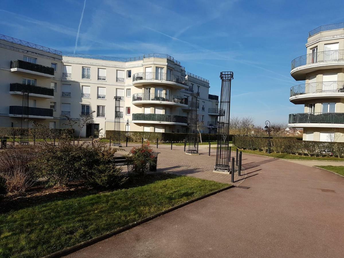 Appartement Avec Rez De Jardin A Disneyland Монтеврен Экстерьер фото